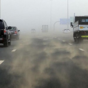 السبت والأحد : تنبيه من الأتربة والغبار في المناطق الداخلية والفجيرة 