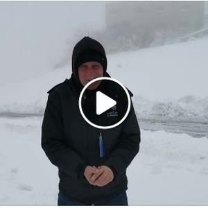 بث مباشر | مشاهد للثلوج المتراكمة والأجواء المميزة من العاصمة عمّان منطقة صويلح مع مندوب طقس العرب | الخميس 27-1-2022