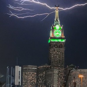 مكة المكرمة | تأهُّبًا للحالة المطرية.. السديس يوجه بتفعيل خطط الطوارئ الميدانية بالحرم