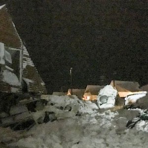 انهيار جليدي يتسبب بمقتل شخص وجرف منازل في النرويج 