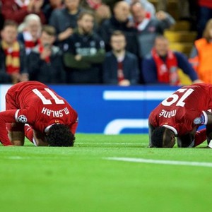 جدل إصرار اللاعبين المسلمين في أوروبا على الصيام أثناء المباريات والتدريبات بين متفهم وغاضب