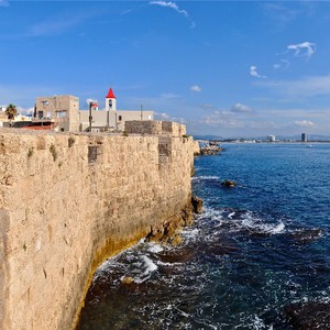 أجواء مائلة للحرارة يوم الأربعاء