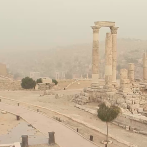 بالصور : موجة غبار تضرب عمّان من الشرق