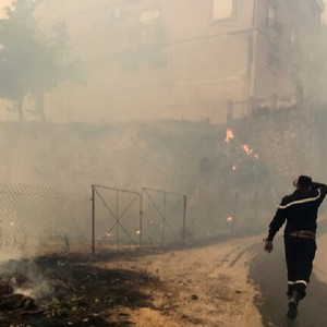 بعد حرائق الغابات في الجزائر.. تحذير من فيضانات عارمة في عدة ولايات
