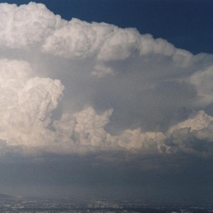 الأربعاء: أجواء حارة وقاسية في بعض المناطق وماطرة في بعضها الآخر