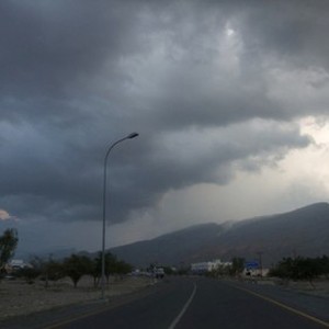 طقس الأحد: أجواء حارة نسبياً وفرص الأمطار مستمرة جنوباً