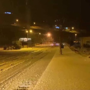 تراكم للثلوج في معان يغلق الطريق الواصل بين الطيبة وأيل