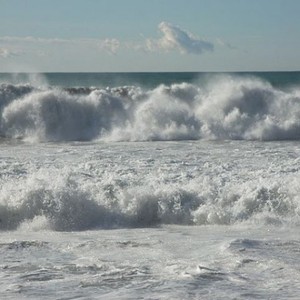 سواحل الخليج العربي.. رياح نشطة وانخفاض طفيف على الحرارة الخميس والجمعة