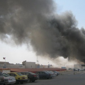 الزرقاء: حريق كبير في المنطقة الحرة يلتهم عددا من السيارات