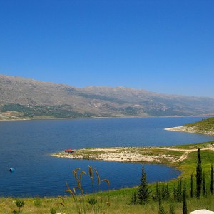 انخفاض درجات الحرارة تدريجياً وعودة الأجواء الخريفية المعتدلة اعتباراً من الأربعاء