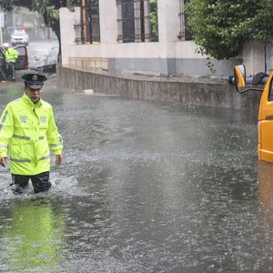بعد أن خلف 13قتيلاً في الفلبين .. إعصار دوكسوري يجتاح جنوب شرق الصين والحصيلة الأولية 6 قتلى ودمار واسع بالممتلكات