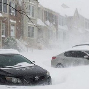 عاصفة شتوية قوية تجتاح وسط كندا وشرقها