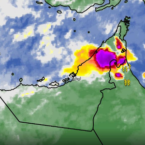الإمارات - تحديث 6:00ص | استمرار تشكل السحب الرعدية شرقاً وتحركها تدريجياً نحو الغرب