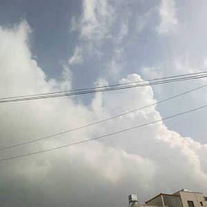 الأمطار الرعدية مُستمرة في جبال عجلون .. وتطال أجزاء محدودة من العاصمة عمان