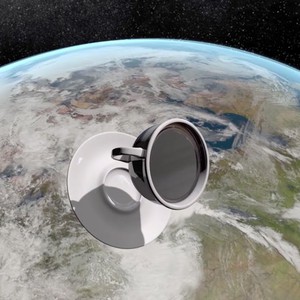 شاهد بالفيديو : كيف تُشرب القهوة في الفضاء دون أن تحرق وجهك؟