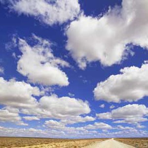 الثلاثاء.. طقس حار مع فرصة لظُهور بعض السُحُب المتوسطة أحياناً