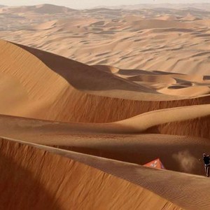 رقم صادم | 4 وفيات و 1763 عالق في صحراء السعودية خلال شهر!