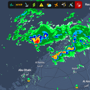 الإمارات - 7:45م | انتشار واسع للسحب الماطرة في سماء العديد من مناطق الدولة