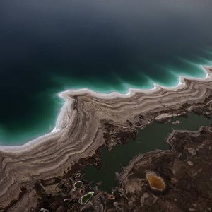 نتيجة لانحباس الأمطار القاسي : انخفاض مستوى المياه في البحر الميت 33 سنتيمتراً خلال شهر 