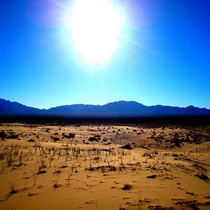 تبلغ ذروتها الثلاثاء: أجواء صيفية حارة تزور المنطقة مُعظم الأسبوع الجديد