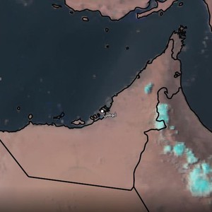 الإمارات الآن | مراقبة تطور للسحب الرعدية على المناطق الحدودية واحتمالية امتدادها نحو المدينة الساعات القادمة