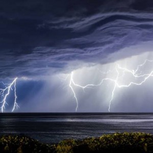 السعودية | استمرار الحالة الماطرة عطاء اليوم السبت وانتقال الفعالية الجوية لمناطق جديدة