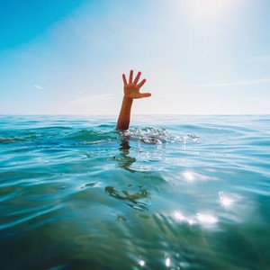 تفاصيل وفاة طبيبتين وأكاديمي غرقوا في كورنيش جدة في السعودية.. فيديو