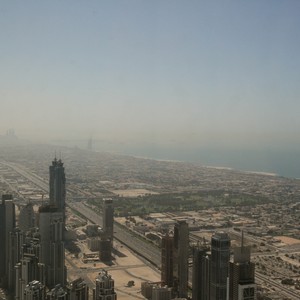 رياح جافة قد تثير الأتربة على دبي والشارقة يوم الإثنين