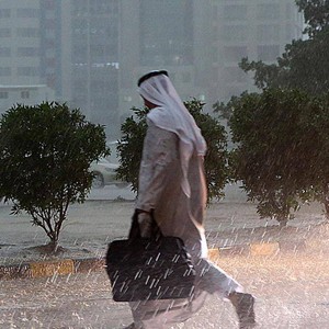 اضطراب جوي قوي مُقبل على أجزاء مُختلفة بالإمارات يستدعي إطلاق سلسلة من التنبيهات