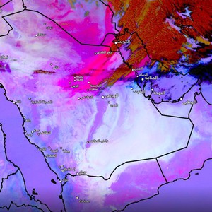 الكويت : بدء تأثر بعض المناطق بالعاصفة الرملية وانتشارها بشكل أكبر خلال الساعات القادمة