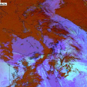 المنخفض الخماسيني يقترب من المملكة وترافقه كميات كبيرة من السحب بالاضافة الى الغُبار