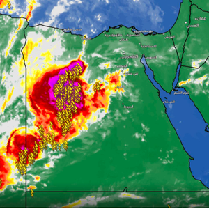 مصر | سحب رعدية قوية  وغير اعتيادية تؤثر على الصحراء الغربية وتتحرك نحو الصعيد تترافق بالرياح الهابطة وموجات الغبار