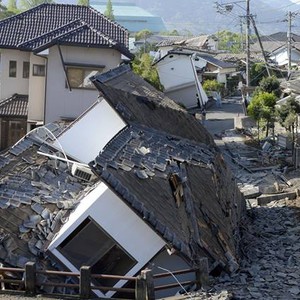 تحذير من تسونامي بعد زلزال عنيف ضرب  شرق بورنيو في إندونيسيا