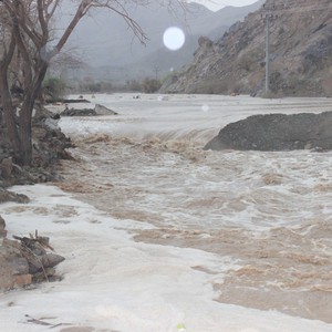 أمطار على العيص و "الدفاع المدني" يحذر