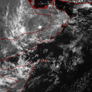 سلطنة عُمان | بشكل نادر صيفاً .. هكذا رصدت الأقمار الإصطناعية السحب المنخفضة والطبقية وهي تغطي مساحات واسعة من عُمان