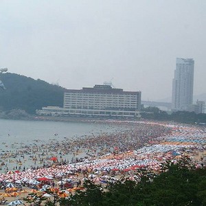 بالصور : شواطئ الصين .. أكثر شواطئ العالم اكتظاظاَ !