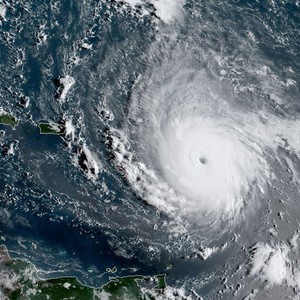 "إرما وكاتيا وخوسيه" ثلاثة أعاصير تهب مرة واحدة في المحيط الاطلسي