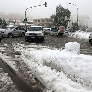 النسور يهدد بمحاسبة شركات الكهرباء المقصرة خلال الشتاء القادم