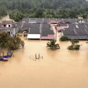 حول العالم | موجة فيضانات عارمة تجتاح تايلاند وماليزيا وعدد الضحايا يفوق الـ 30 شخص