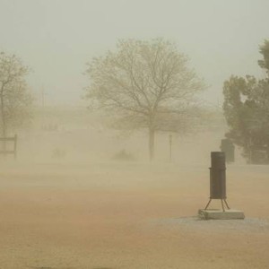 تدني مدى الرؤية الأفقية بمطار عمان المدني إلى 1000 متر بسبب الغبار 