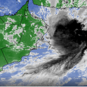 هل يُمكن أن تتطور الحالة المدارية في بحر العرب إلى عاصفة مدارية او إعصار؟ .. طقس العرب يُجيب