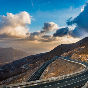 الإمارات | جبل جيس يُسجل 6.6 درجة مئوية وفرص متوقعة للأمطار يوم الثلاثاء