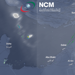تحديث 12:05م | رصد تطور لسُحب رعدية ماطرة في سواحل الخليج العربي