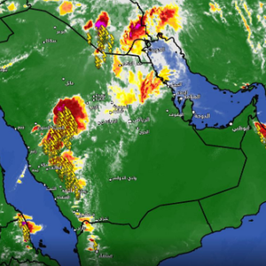 Ça se passe maintenant | Orages géants à l&#39;est de Médine, rampant vers Qassim et au nord de Riyad, accompagnés de tempêtes de sable et de pluie