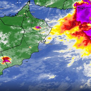 سلطنة عُمان: تطور متسارع للسحب الرعدية وتوقعات بتركز الأمطار في هذه المناطق الساعات القادمة