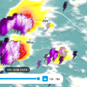 هام - السعودية 10:00م | سحب رعدية قوية تقترب من عرعر وسكاكا وتنبيه من غزارة الأمطار وكثافة زخات البرد الساعة القادمة