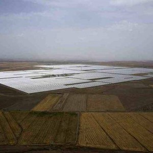 مزرعة إسبانية توفر كهرباء لنحو 500 ألف نسمة عبر الطاقة الشمسية