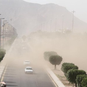 السعودية | "بوارح"  مثيرة للغبار والأتربة على الشرقية وتنبيه من تدني مدى الرؤية الأفقية
