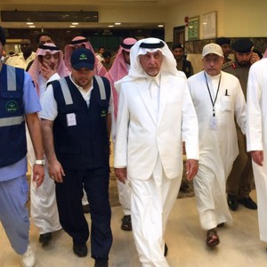 أمير مكة المكرمة: لجنتان للتحقيق في سقوط رافعة بالحرم المكي والترميم خلال يومين