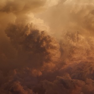 الإمارات | ارتفاع اضافي على الحرارة وفرص لزخات من الأمطار يوم الأربعاء